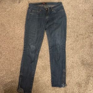 Rue 21 jeans size 27 with zipper ankles